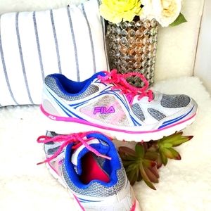 Fila Tennis / Atheletic shoes women 9.5 Memory Foa